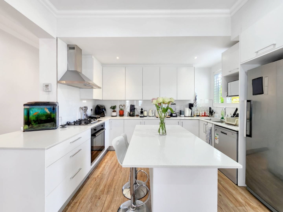 3 Bedroom Property for Sale in Sea Point Western Cape